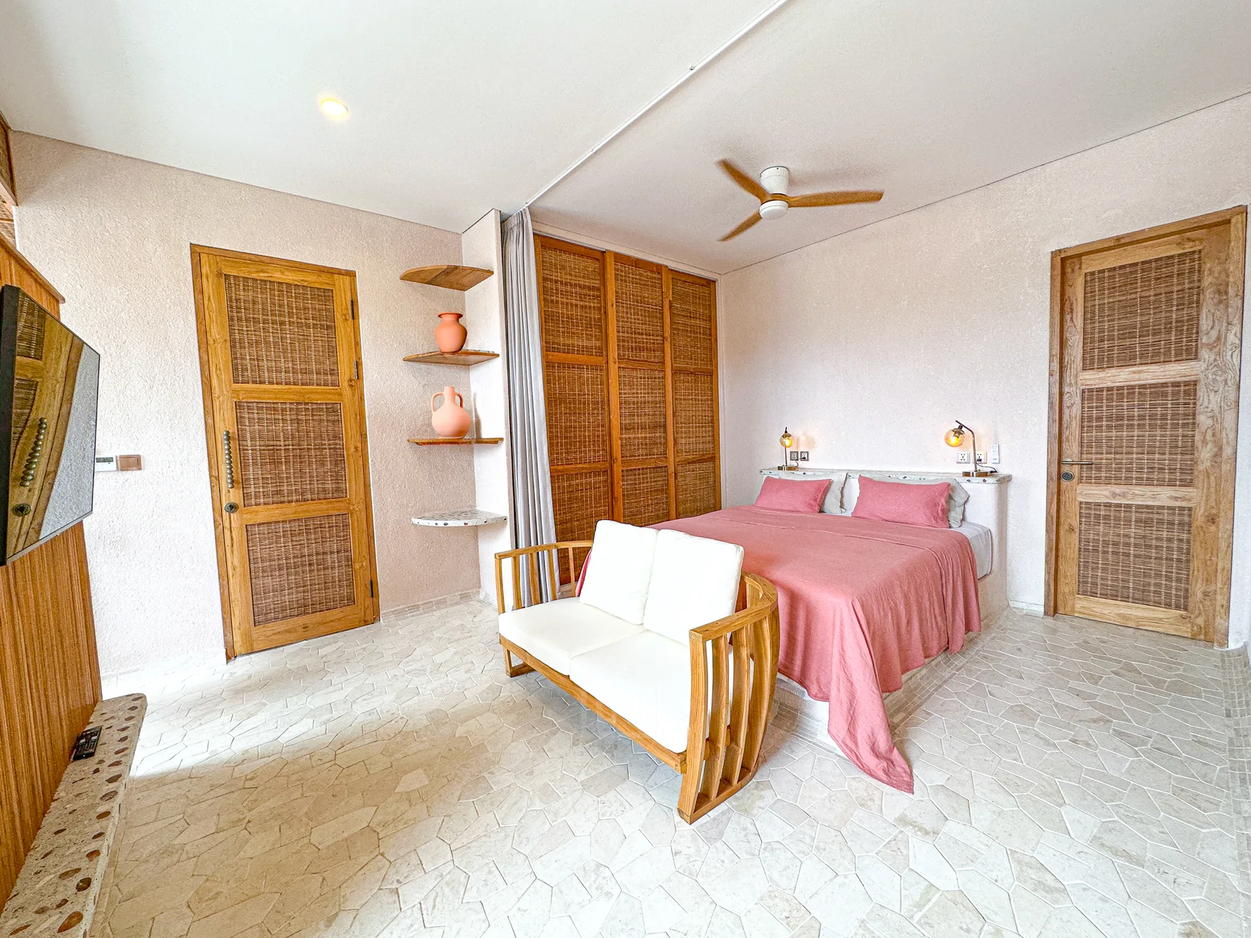 1 Bedroom Apartment in Pererenan photo 1